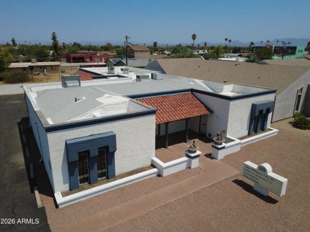3030 E CACTUS Road, Phoenix, AZ