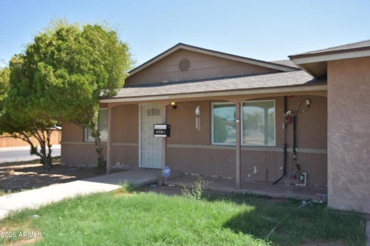 6301 W EARLL Drive, Phoenix, AZ